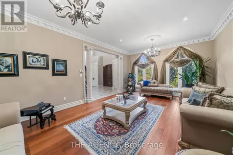 16 Dew Drop Court Vaughan ON L6A 1E9