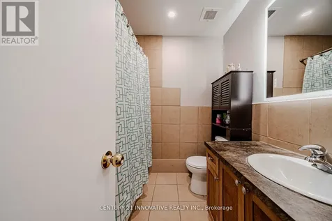 35 The Bridle Path Clarington (bowmanville) ON L1C 3W1