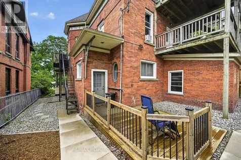 98 Pine Street Brockville ON K6V 1G9