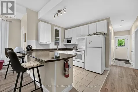 98 Pine Street Brockville ON K6V 1G9