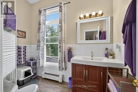 98 Pine Street Brockville ON K6V 1G9