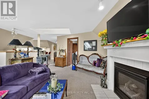 98 Pine Street Brockville ON K6V 1G9