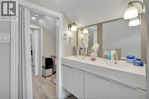 1396 Lillian Avenue Windsor ON N8X 4A5