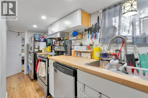 1396 Lillian Avenue Windsor ON N8X 4A5