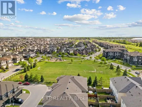 28 Hackney Private Ottawa ON K2V 0K8