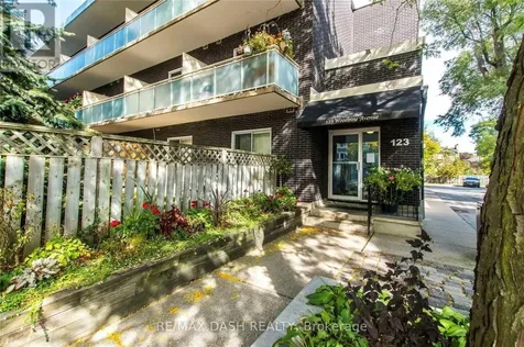 123 Woodbine Avenue Toronto (the Beaches) ON M4L 3V8
