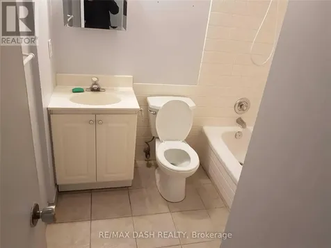 123 Woodbine Avenue Toronto (the Beaches) ON M4L 3V8