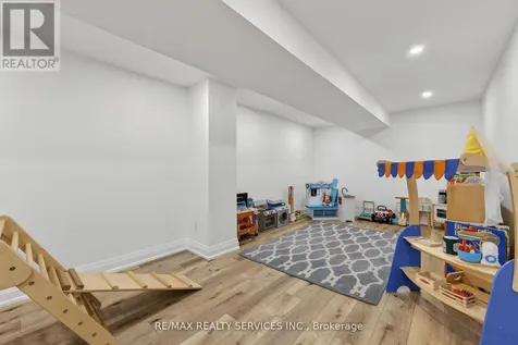 12 Glenn Court Caledon ON L7K 0P2