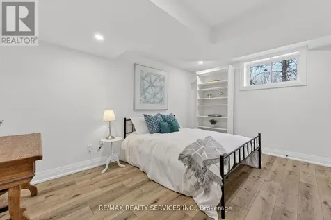 12 Glenn Court Caledon ON L7K 0P2