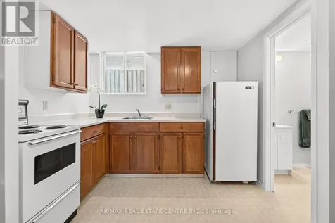 120 Arrowhead Crescent Kitchener ON N2P 1B9