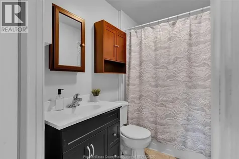 3685 Queen Street Windsor ON N9C 1P1