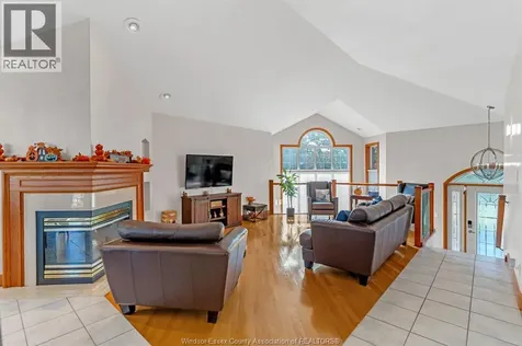 2780 Bridgeway Boulevard Lasalle ON N9H 2L3