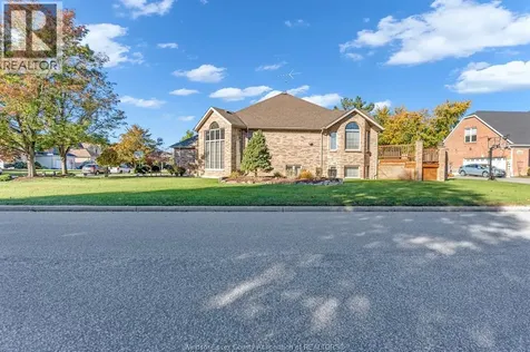 2780 Bridgeway Boulevard Lasalle ON N9H 2L3