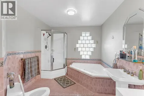 2780 Bridgeway Boulevard Lasalle ON N9H 2L3