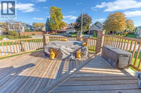 2780 Bridgeway Boulevard Lasalle ON N9H 2L3