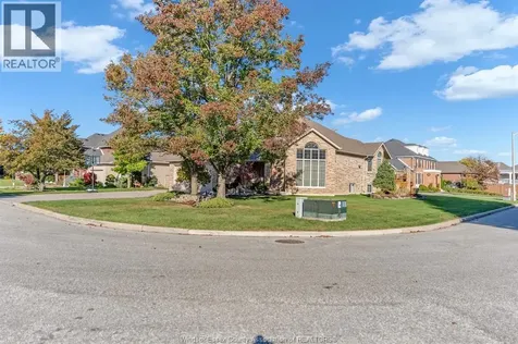 2780 Bridgeway Boulevard Lasalle ON N9H 2L3