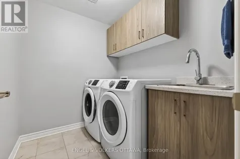 871 Tewin Circle Ottawa ON K4A 1K1