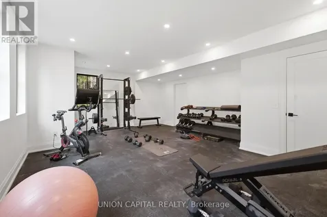 284 Davis Drive Uxbridge ON L9P 1R1
