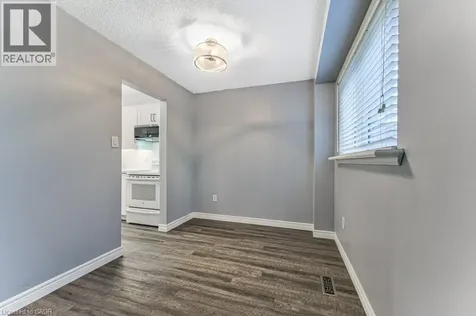 51 Paulander Drive Kitchener ON N2M 5E5