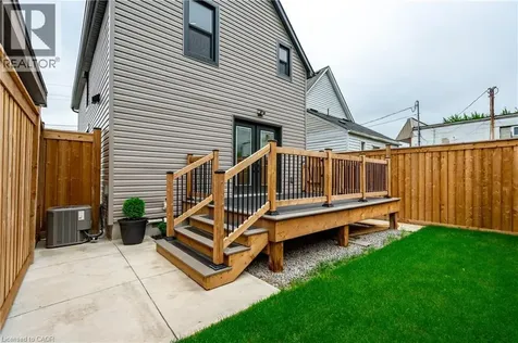 4471 First Avenue Niagara Falls ON L2E 4G1