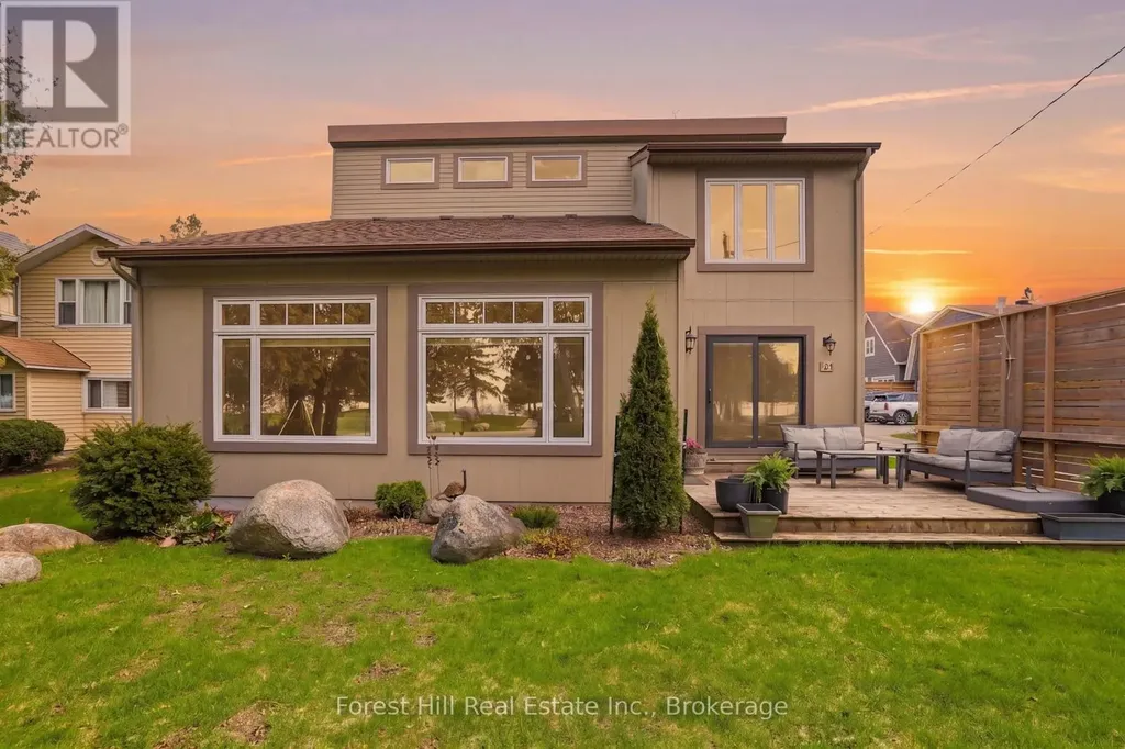81 St Lawrence Street Collingwood ON L9Y 4Y3