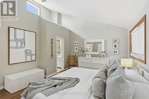 81 St Lawrence Street Collingwood ON L9Y 4Y3