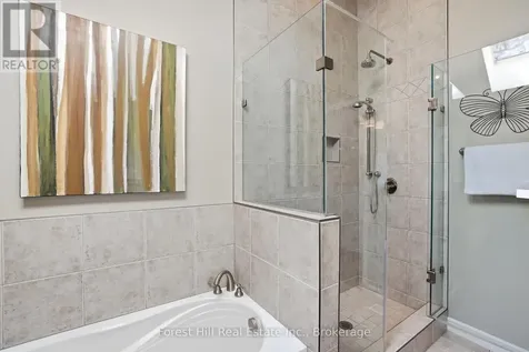 81 St Lawrence Street Collingwood ON L9Y 4Y3