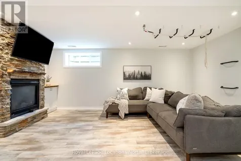 21 Barr Street Collingwood ON L9Y 0E7