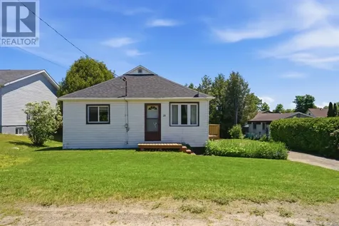 28 Queen Avenue Blind River ON P0R 1B0