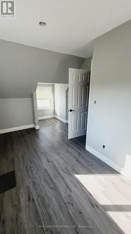 131 Bell Avenue Hamilton (bartonville) ON L8K 3E5