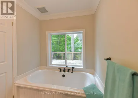 7463 Davy Drive Ramara ON L0K 2B0