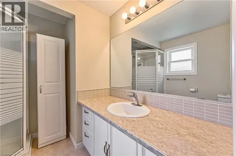 6 Pinetree Court New Hamburg ON N3A 2G1