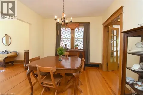 28 St Clair Avenue Hamilton ON L8M 2N3