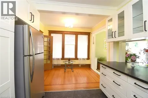 28 St Clair Avenue Hamilton ON L8M 2N3