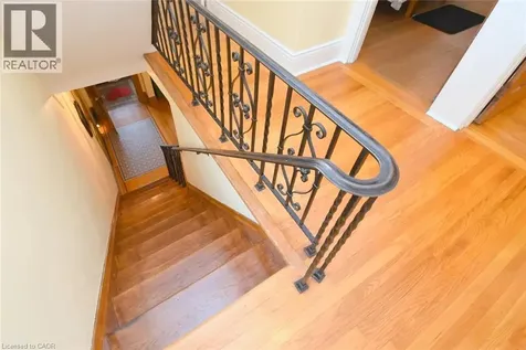 28 St Clair Avenue Hamilton ON L8M 2N3