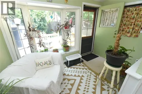 28 St Clair Avenue Hamilton ON L8M 2N3