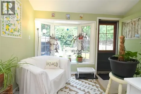 28 St Clair Avenue Hamilton ON L8M 2N3