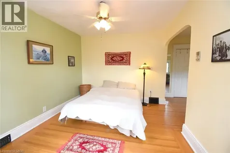 28 St Clair Avenue Hamilton ON L8M 2N3