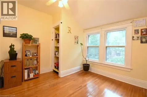 28 St Clair Avenue Hamilton ON L8M 2N3