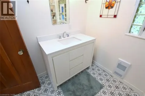 28 St Clair Avenue Hamilton ON L8M 2N3