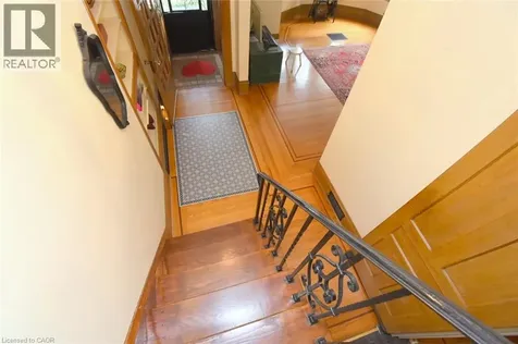 28 St Clair Avenue Hamilton ON L8M 2N3