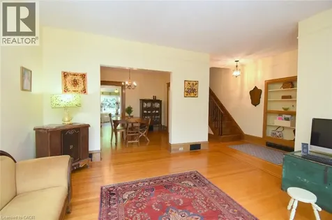 28 St Clair Avenue Hamilton ON L8M 2N3
