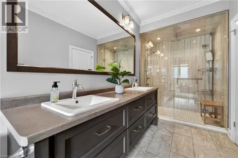 116 Livingston Avenue Grimsby ON L3M 1L6