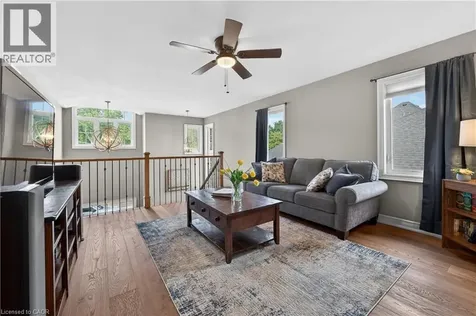 116 Livingston Avenue Grimsby ON L3M 1L6