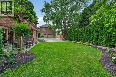 116 Livingston Avenue Grimsby ON L3M 1L6
