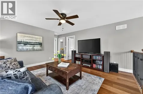 116 Livingston Avenue Grimsby ON L3M 1L6