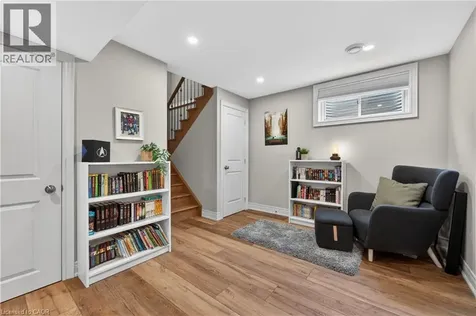 116 Livingston Avenue Grimsby ON L3M 1L6