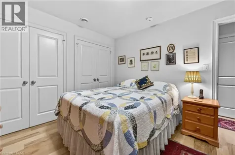 116 Livingston Avenue Grimsby ON L3M 1L6