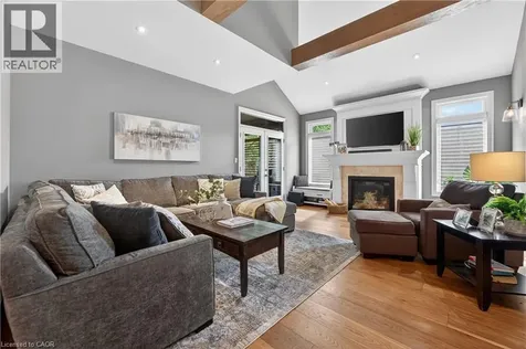116 Livingston Avenue Grimsby ON L3M 1L6