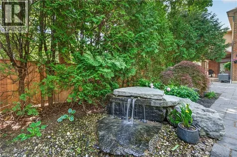 116 Livingston Avenue Grimsby ON L3M 1L6